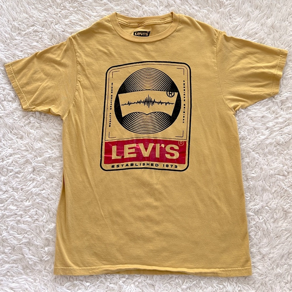 Levi's Tee - Picture 6 of 9
